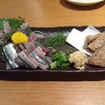 UMAMI日本酒弐番館 - 北海道産秋刀魚のお造り