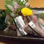 UMAMI日本酒弐番館 - 北海道産秋刀魚のお造り