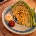 もつ焼き 肉の佐藤 - キャベツ