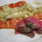 ビストロ バキュース - ホワイトアスパラ、サーモン、ホタルイカ