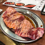 精肉問屋直営焼肉店 やきにくの蔵 - 