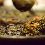 サル イ アモール - イカ墨のパエリア（2人前）＠3,400円：お取り分け中