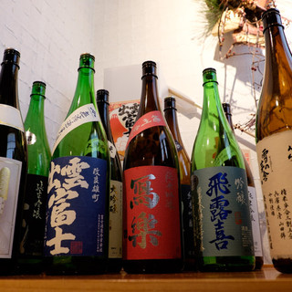 We always carry 120 types of Japanese sake, including some that can only be drunk at our store!