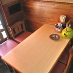 みつや食堂 - テーブル席
