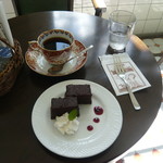 大正浪漫喫茶室 - ガトーショコラとコーヒー