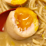 五味五香 - 味玉も半熟加減は絶妙です【料理】