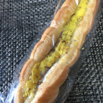 みなとや製パン - ロングウインナーパン130円で大きい