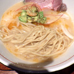 麺と心 7 - 海老白湯ラー麺（2017年6月限定）（麺）