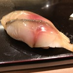 鮨みなと - 大分産鯖 ちょい藁燻し