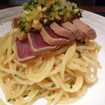 37 PASTA - 近海産漬けマグロと4種のネギのたまりにんにく醤油のリングイネ