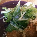 ストーブス - ロコモコプレートのサラダアップ