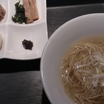 煮干し中華そば一燈 - 「牛を使った限定ラーメン～うしっくす」(1)
