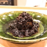 の弥七 - 梅菜扣肉的な一皿。からし菜に京都のなんとか菜を使った、んだそうな。美味しい。けれどこの味付けなら梅菜でも変わらないような気がしない、事もない。