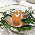 エルミタージュ ドゥ タムラ - アミューズ   カリフラワーのムース イクラのせ