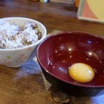 灯 - つぶ昆、卵かけごはん