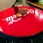 串揚げ　ヨロシク！ユウチャン - 店内テーブル