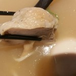 らぁめんお～や - 鶏チャーシュー！
      ゴロゴロしててデカイ(*^^*)