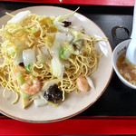 十二ケ月 - 「えびかた焼きそば」のビジュアルのクセが凄い！！