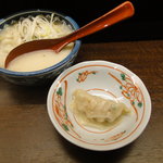 立呑み 博多流。 - 博多新名物？ 炊き餃子