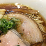 Japanese Soba Noodles 蔦 - ジューシーな煮豚