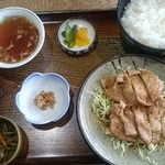 新亀食堂 - しょうが焼き定食(500円)