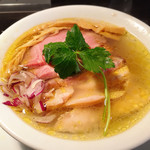 カネキッチン ヌードル - チャーシュー塩らぁめん。