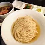 カネキッチン ヌードル - 限定の昆布水つけ麺。