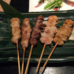 くいもの屋わん - 焼鳥盛り合わせ。
