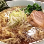 Yokohamaramenyamadaya - やっぱりこれこれ♪
                      豚骨醤油ラーメン♪