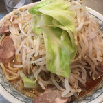 らーめん 大 - らーめん 大 豚トッピング 野菜多め