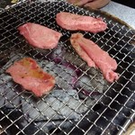 肉八 - 