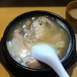 韓国家庭料理 こんべ - サムゲタン（参鶏湯）