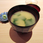 祇園 鮨 忠保 - コースの合間に白味噌汁。山葵を溶かして(2017.9月昼コース)