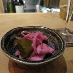 HATAKE NO NAKA - お通しはカブとキュウリのワイン漬け(2017年9月)