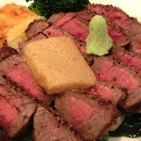 神戸牛511 - 和牛・窯焼ステーキセット(120g) 1500円 の黒毛和牛の備長炭焼き