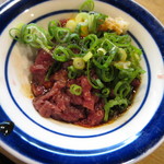 立ち呑みのさのや - さくらユッケ 380円　(2017.9)