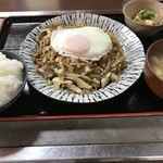 Monja Okonomiyaki No Mise Teppan Dainingu Okonomiya - 月見豚焼きそば定食
