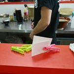 あいすべきものすべてに - 豚W(緑の洗濯バサミ)、汁無し(ピンクの洗濯バサミ)