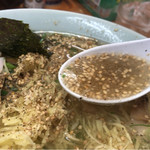 ラーメン　てらこや - ゴマを多めにかけたコノスープ‼️