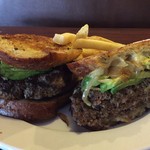 Great Basin Brewing Company - Brewer's Patty Melt(横から)♪