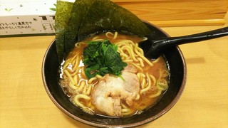 Yotsuya - ラーメン並。￥600(ランチタイム￥500)