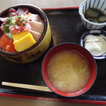 海鮮丼1000円