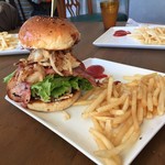 キャプテンカンガルー 名護店 - スパーキーバーガー