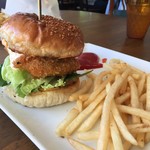 キャプテンカンガルー 名護店 - フィッシュバーガー