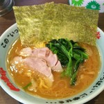 円満家 - ラーメン並。￥700