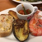 マガジーノ - オードブルを取り皿で