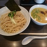 鶏白湯つけ麺大盛り（\880)