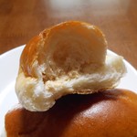 ふるまちコッペ - 粒ピーナッツバター（断面）