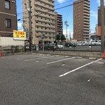 Nibare - 店舗裏に専用駐車場があります