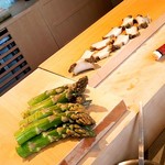 にい留 - 巨大なアスパラ